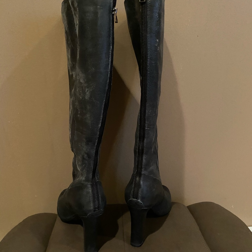 Boots - Picture 2 of 5